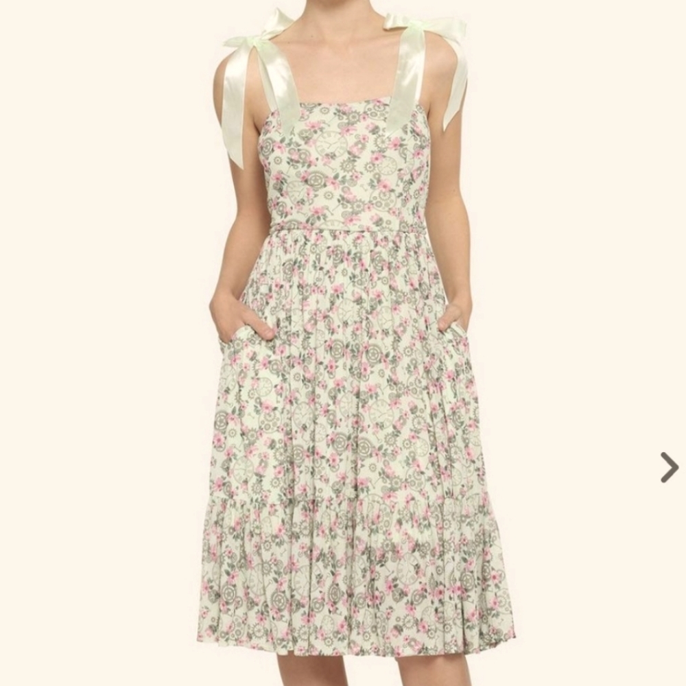 đź–¤Hot Topic Roses & Gears Dress - Picture 4 of 8